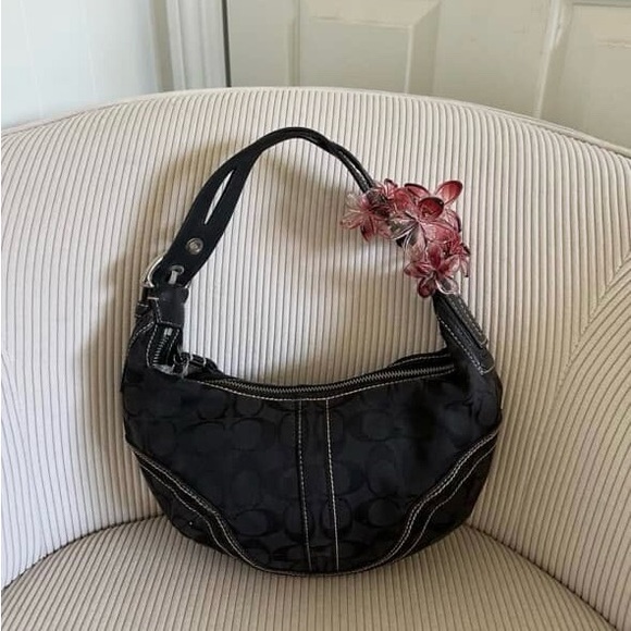 Coach Handbags - Vintage Black Coach Hobo Shoulder Bag